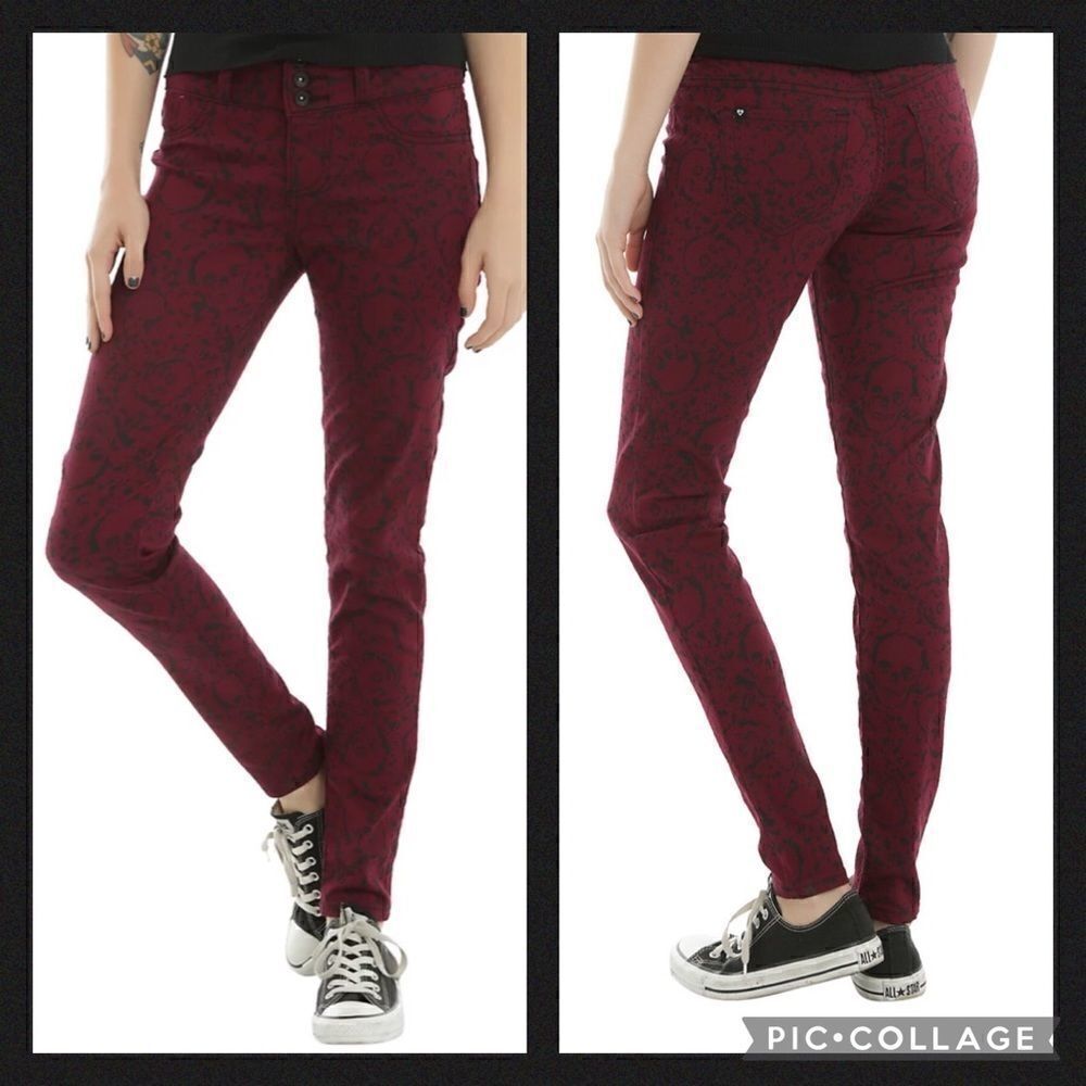 Blackheart Skull Print Black & Maroon Super Skinny Jeans Junior’s Size 0